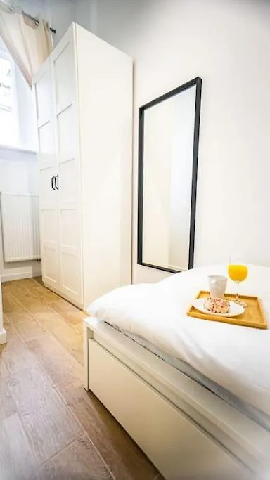 Lovely Apartment In Warsaw